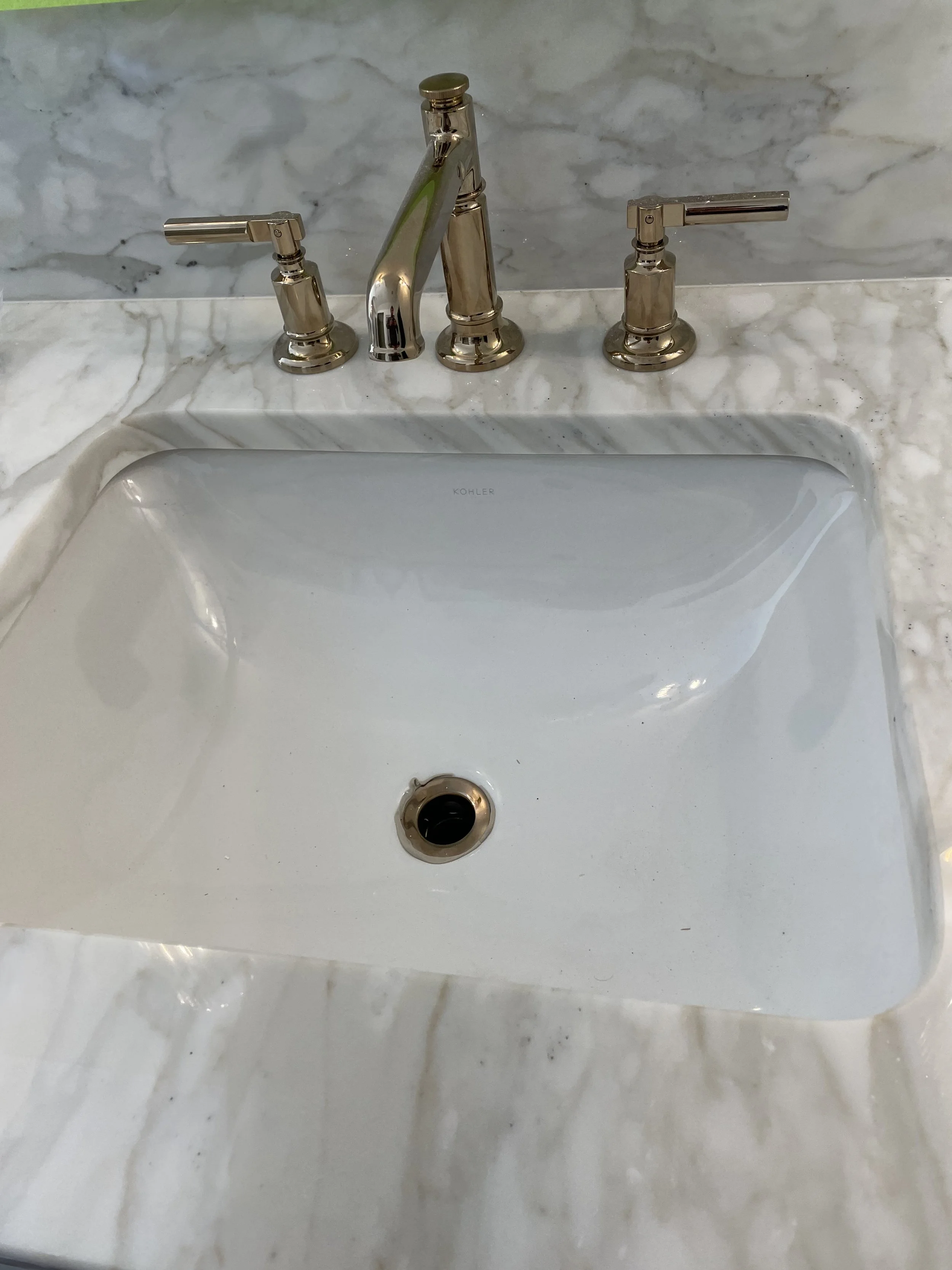 Freestanding tub